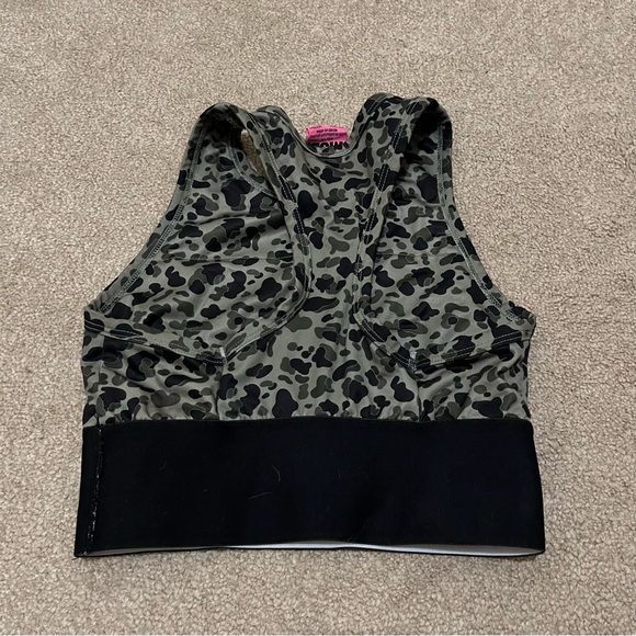 Married to the Mob MTTM Camouflage Wide Ban Strap Sports Bra Stretch XS - Picture 2 of 3